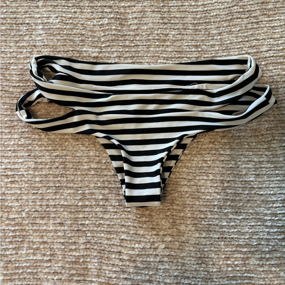 MIKOH Puka Puka bikini
